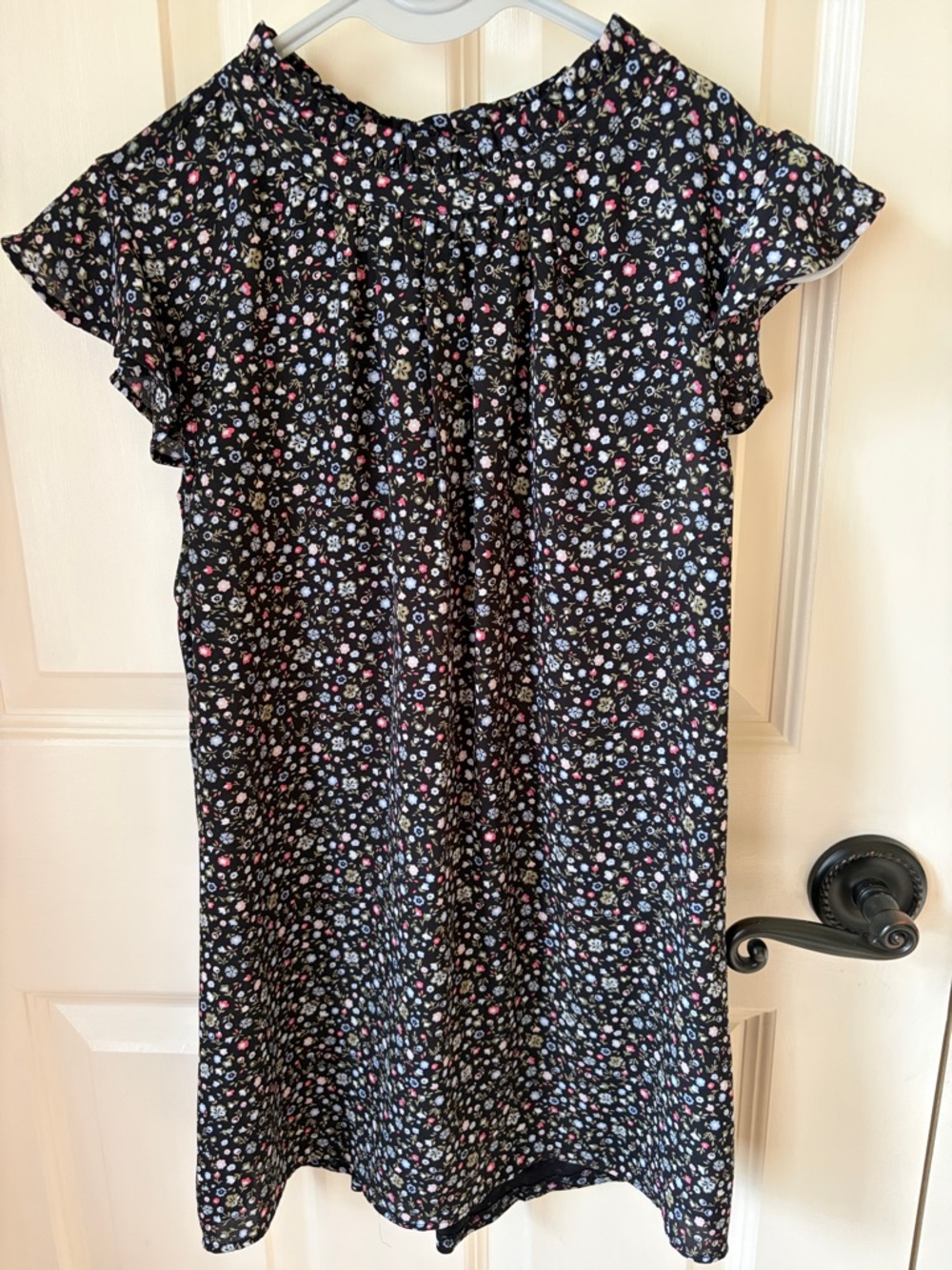 LOFT Black Floral Ruffle-Sleeve Blouse Size MP